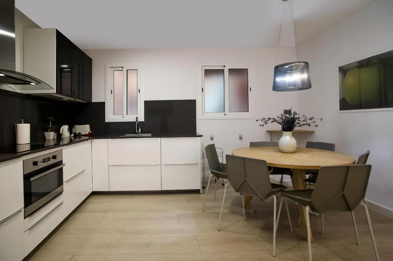 41Ara1029 Stunning & Renovated In Sagrada Familia Apartment Barcelona 0*,  Spain